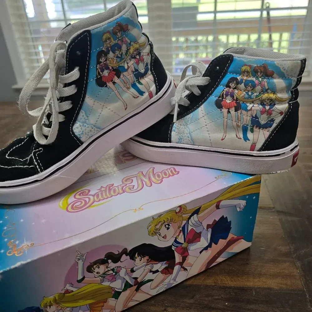 Vans x Sailor Moon Comfycush Sk8-Hi Pretty Guardians Kids Size 2.0